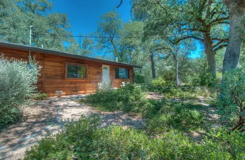 16388 Trail Dr, Redding, CA 96001 photo 1