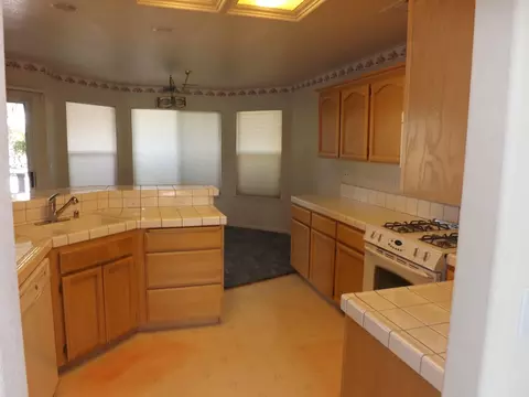 3175 Stonecrest Pl, Redding, CA 96001 photo 2