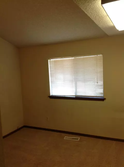 466 Woodcliff Dr, Redding, CA 96002 photo 12