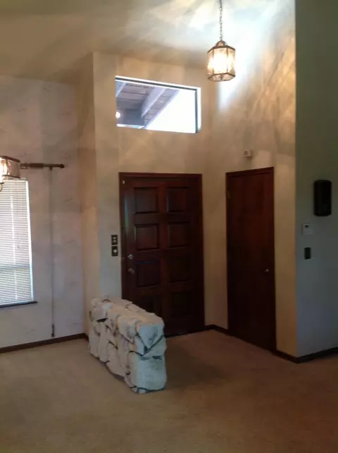 466 Woodcliff Dr, Redding, CA 96002 photo 4