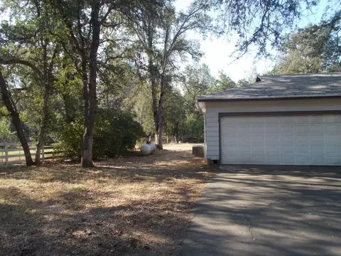 365 Branstetter Ln, Redding, CA 96001 photo 4