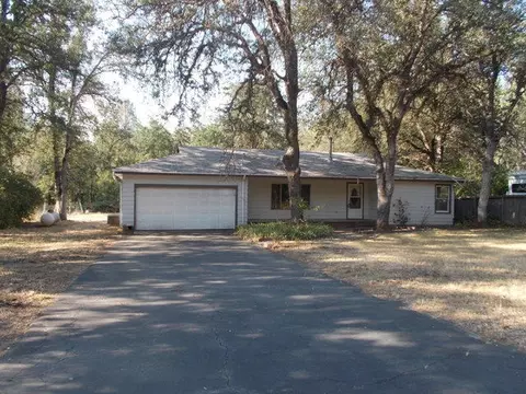 365 Branstetter Ln, Redding, CA 96001 photo 3