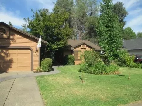 1720 Edgewood Dr, Redding, CA 96003 photo 2