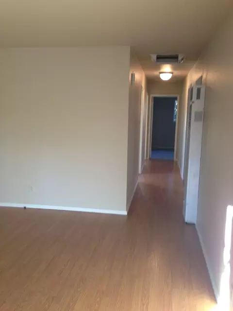 1228 Riviera Dr, Redding, CA 96001 photo 6