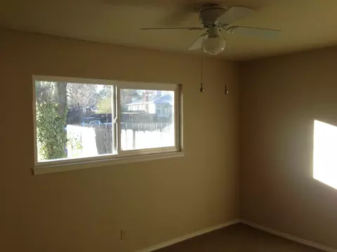 1228 Riviera Dr, Redding, CA 96001 photo 8
