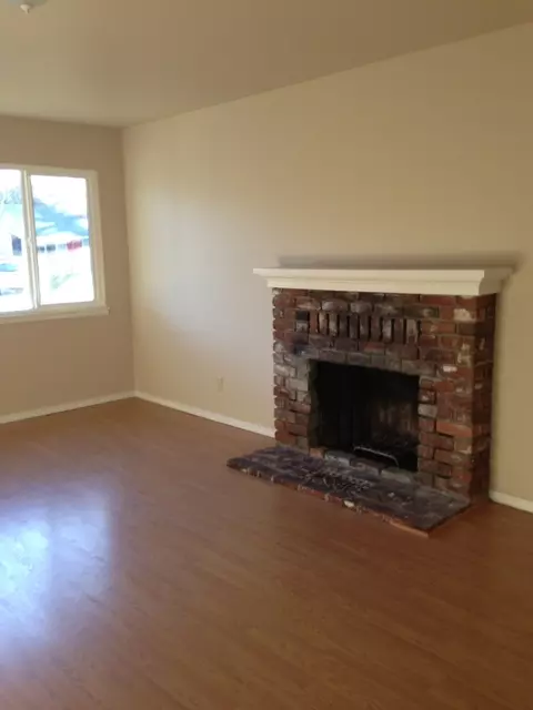 1228 Riviera Dr, Redding, CA 96001 photo 3