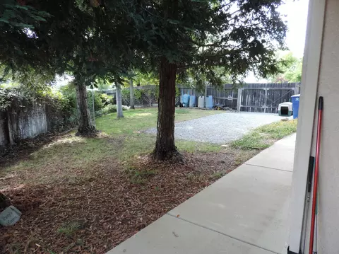 1717 Record Ln, Redding, CA 96001 photo 9