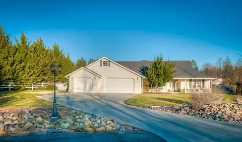 13031 Spring Lake St, Redding, CA 96003 photo 1
