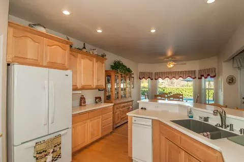 13031 Spring Lake St, Redding, CA 96003 photo 10