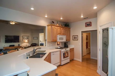 13031 Spring Lake St, Redding, CA 96003 photo 9