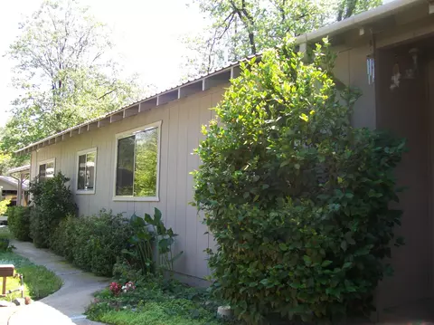 15889 Cindee Ln, Redding, CA 96001 photo 3