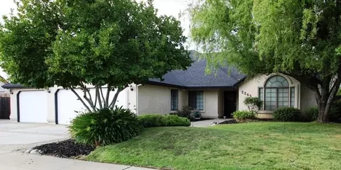 2265 Cumberland Dr, Redding, CA 96001 photo 1