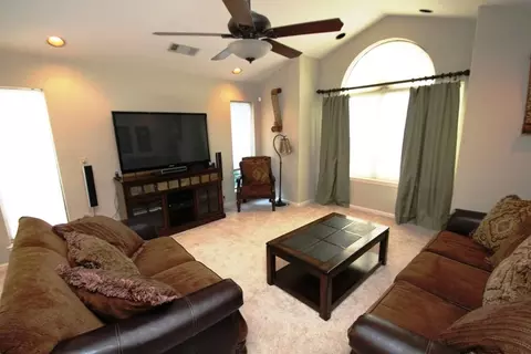 2265 Cumberland Dr, Redding, CA 96001 photo 3