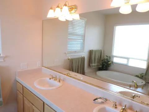 2038 Oshea Way, Redding, CA 96003 photo 12