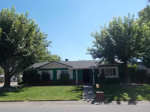 2105 Sycamore Dr, Redding, CA 96001 photo 5
