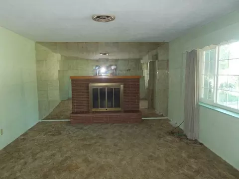 2105 Sycamore Dr, Redding, CA 96001 photo 8