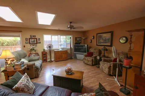 1801 Cameo Ct, Redding, CA 96002 photo 5