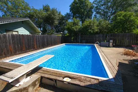 1801 Cameo Ct, Redding, CA 96002 photo 2