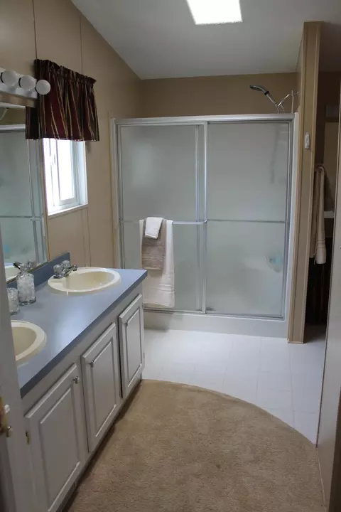 882 Butternut Trl, Redding, CA 96003 photo 5