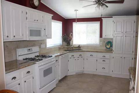 882 Butternut Trl, Redding, CA 96003 photo 15