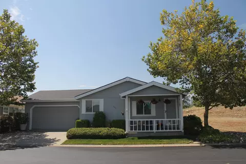 882 Butternut Trl, Redding, CA 96003 photo 1
