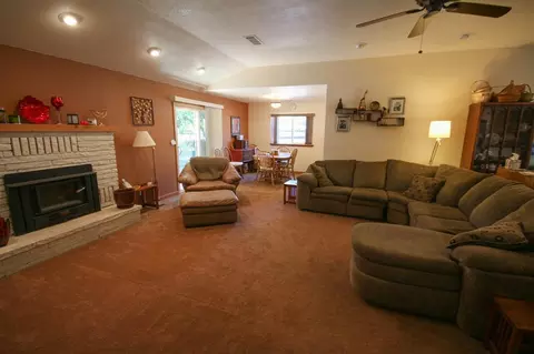 4928 Alta Camino Dr, Redding, CA 96002 photo 2
