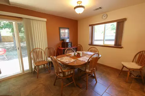 4928 Alta Camino Dr, Redding, CA 96002 photo 6