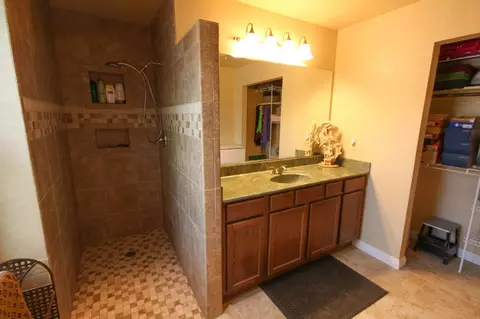 7965 Dorenda Ln, Redding, CA 96001 photo 7