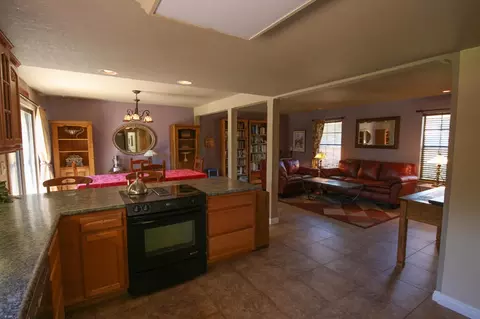 7965 Dorenda Ln, Redding, CA 96001 photo 3