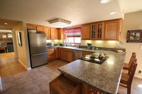 7965 Dorenda Ln, Redding, CA 96001 photo 1