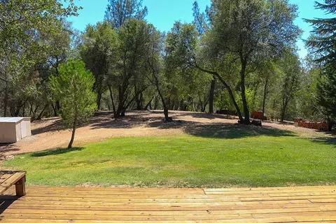 7965 Dorenda Ln, Redding, CA 96001 photo 4