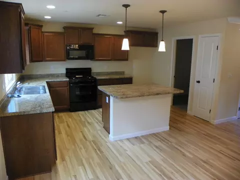 3255 Bridgewater, Redding, CA 96003 photo 8