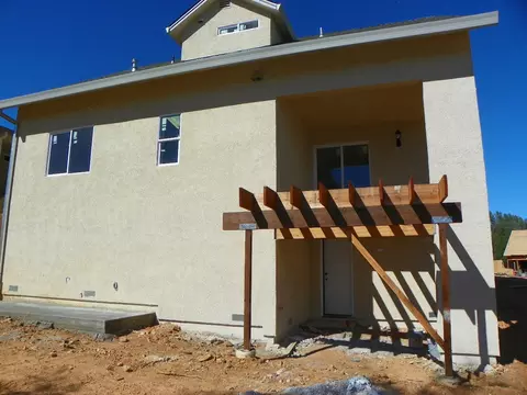 3269 Bridgewater Ct, Redding, CA 96003 photo 2