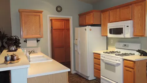 745 Doral Trl, Redding, CA 96003 photo 9