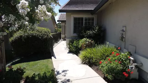745 Doral Trl, Redding, CA 96003 photo 2