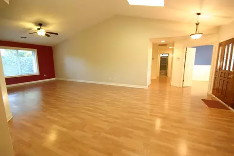 4018 Brittany Dr, Redding, CA 96002 photo 3