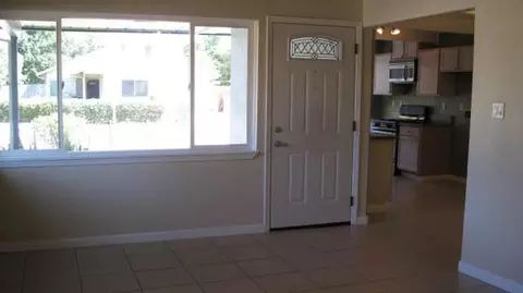 2962 Roan, Anderson, CA 96007 photo 2