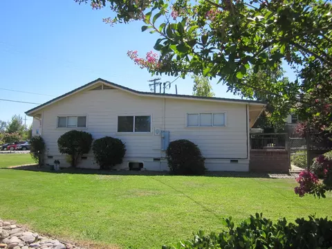 900 Overhill Dr, Redding, CA 96001 photo 2