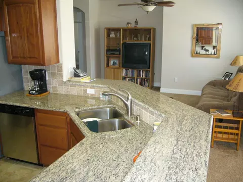 941 Albion Ave, Redding, CA 96003 photo 2