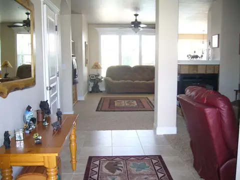 941 Albion Ave, Redding, CA 96003 photo 3