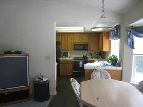 3207 Sunglow Dr, Redding, CA 96001 photo 6