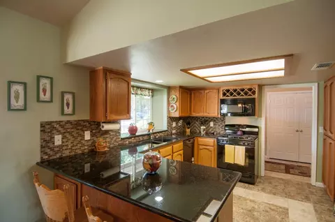 4582 Alta Camino, Redding, CA 96002 photo 8