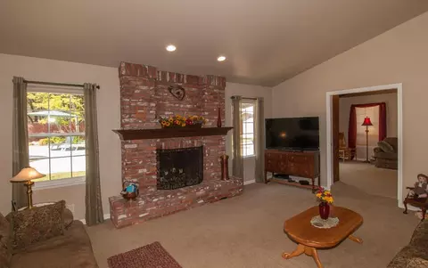 4582 Alta Camino, Redding, CA 96002 photo 6