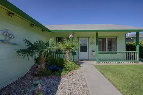 1340 Peach St, Red Bluff, CA 96080 photo 2