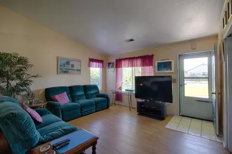 1340 Peach St, Red Bluff, CA 96080 photo 6