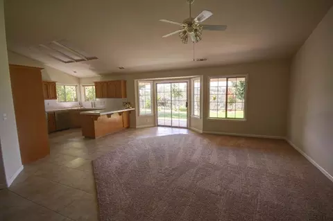 148 Ironwood Ln, Redding, CA 96003 photo 2