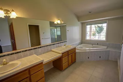 148 Ironwood Ln, Redding, CA 96003 photo 12