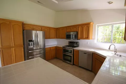 148 Ironwood Ln, Redding, CA 96003 photo 3