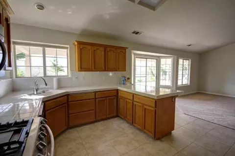 148 Ironwood Ln, Redding, CA 96003 photo 10