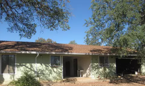 10340 Candy Cane Ln, Redding, CA 96003 photo 2